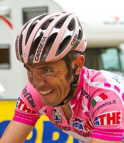 Joaquim Rodríguez vistiendo la maglia rosa en el Giro de Italia