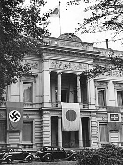 Banderas de Alemania, Japón e Italia en Berlín