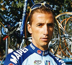 Andrea Tafi, ganador de la París-Roubaix 1999