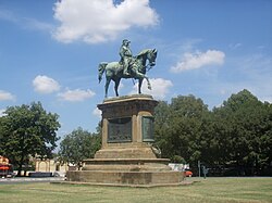 Detalle de la estatua ecuestre del soberano