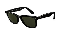 Gafas de sol Ray-Ban, fabricadas y distribuidas por Luxottica