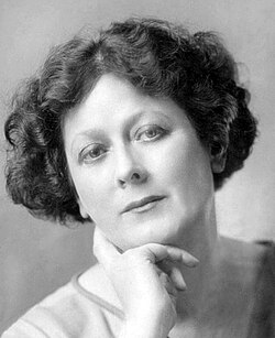 Retrato e información personal de Isadora Duncan