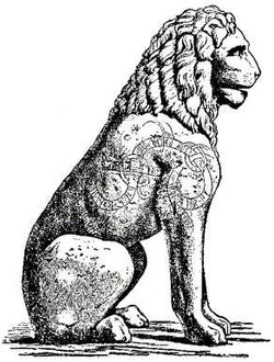 Detalle de la estatua del león con inscripciones rúnicas