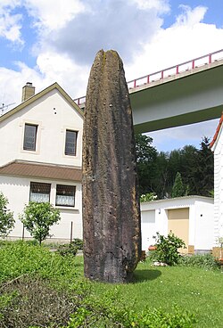 Spellenstein en Rentrisch, Alemania, un monolito de cinco metros de altura.