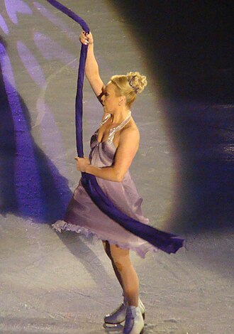 Jayne Torvill participando en la gira de patinaje Dancing on Ice