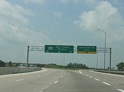 Autopista con firme de hormigón en Canadá con junta central