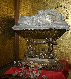Figura de cera de la Santa niña María