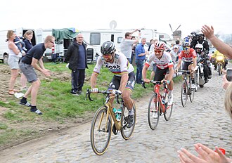 Peter Sagan, Silvan Dillier y Jelle Wallays en la fuga a 35 km del final