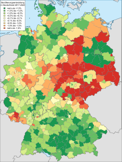 Mapa del desarrollo de población en los distritos alemanes entre 2017 y 2020