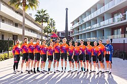 Fotografía del equipo ciclista en competición
