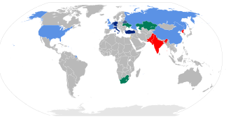 Mapa mundial que señala la distribución geográfica de los Estados poseedores de armamento nuclear.
