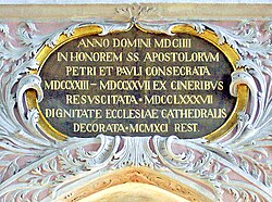 Inscripción de Anno Domini en piedra en la catedral de Klagenfurt.