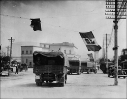 Convoy de vehículos militares italianos en Albania en 1939