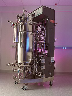 Biorreactores empleados en la observación de comunidades microbianas para la conversión de biomasa.