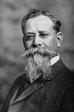Fotografía histórica de Venustiano Carranza tomada alrededor de 1915