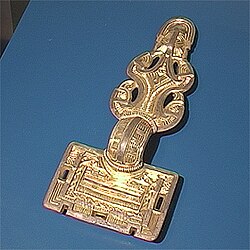 Fíbula bayuvara del siglo VI hallada en Waging am See