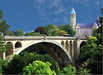 Vista general del Puente Adolfo en la ciudad de Luxemburgo