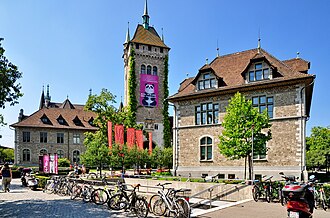 Vista exterior del Museo Nacional Suizo en Zúrich