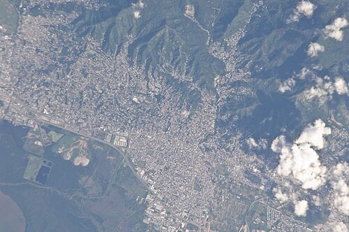 Vista aérea panorámica de Puerto España