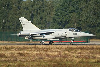 Mirage F.1M con distintivos de baja visibilidad