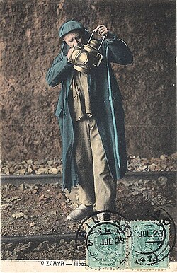 Tarjeta postal de 1923 mostrando trabajadores ferroviarios