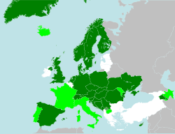 Mapa político de Europa reflejando los países firmantes y ratificados de la Carta Europea