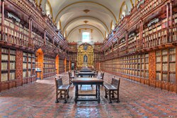 Interior de la Biblioteca Palafoxiana