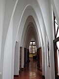 Arcos parabólicos del Colegio de las Teresianas