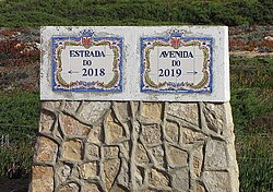 Cartel con la muestra de cambio de año entre 2018 y 2019