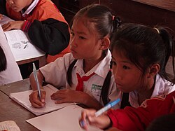Niños en un entorno educativo