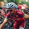 Ciclistas en pleno recorrido durante una etapa de la Vuelta 2017