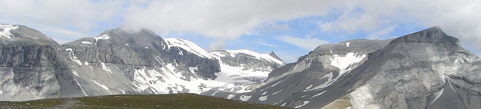 Detalle de la falla de cabalgamiento de Glaris en el Piz Segnes.
