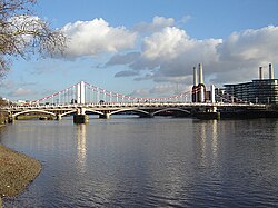 Chelsea Bridge, construido entre 1851 y 1858 para unir Chelsea con Battersea