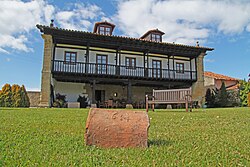 Casa-palacio de los Gómez de Carandia en Toñanes