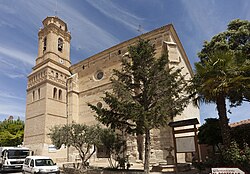 Iglesia de la Asunción, edificada con piedra caliza en el siglo XVI