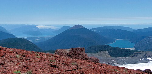 Volcán Hornopirén visto desde el Parque Nacional Hornopirén.