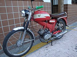 Motocicleta Derbi de 49 cc fabricada en 1966.