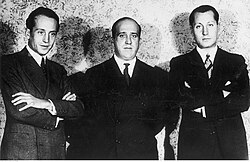Primo de Rivera junto a Ruiz de Alda y García Valdecasas en el mitin fundacional de Falange.