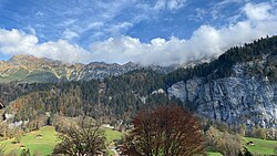 Vista general del paisaje alpino en Lauterbrunnen