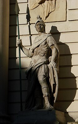 Representación escultórica de Marte en la puerta de París de la ciudad de Lille.