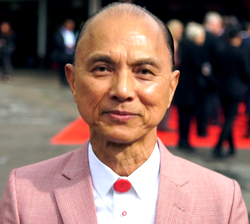 Jimmy Choo en un evento público en el año 2016