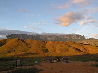 Paisaje del Escudo guayanés mostrando formaciones naturales