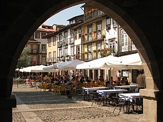 Arco de acceso a la Plaza de Oliveira