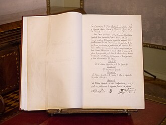 Facsímil de la Constitución de 1812 conservado en el Senado de España