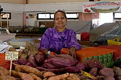 Puesto en el mercado tradicional de Numea.