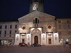 Vista de la Piazza del Duomo en Reggio Emilia