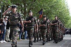 Personal de la Academia de Gendarmería Francesa en ceremonias en Brest