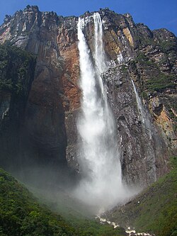 El Salto Ángel en Venezuela con 979 metros