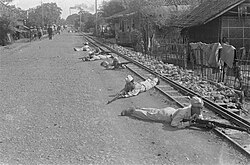 El presidente Sukarno abriendo una sesión del Parlamento republicano en Malang, 1947.