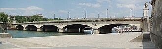 Vista general del Puente de Jena en París